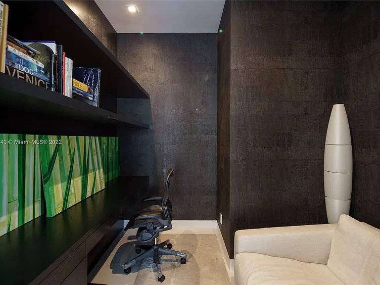 128 Fiesta Way — Photo 12