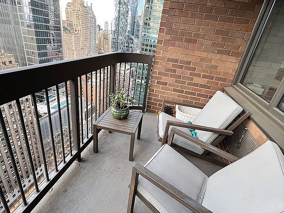 5th image of 235 W 56th St APT 31P
