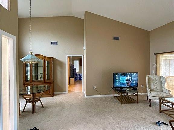 4th image of 722 Santa Margerita Ln