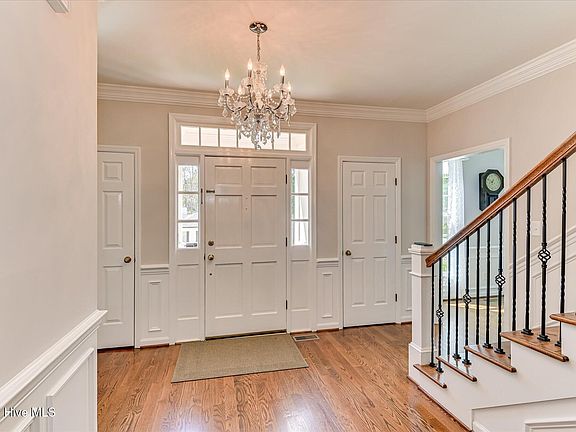 3rd image of 3413 Kerry Place