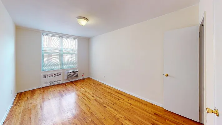 Rented by Metro Garden Realty NYC | media 9