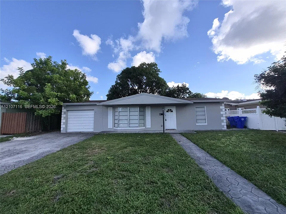 6482 SW 10th Ct