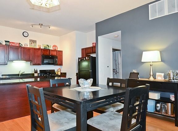 4th image of 6000 N Cicero Ave APT 404