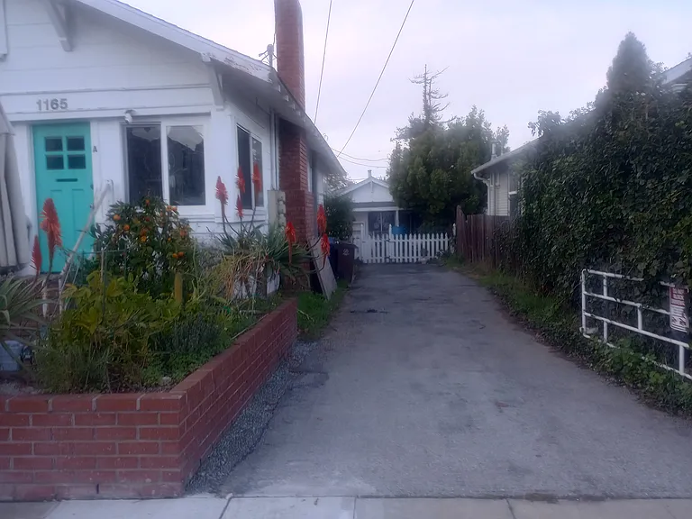 4th St — Photo 4