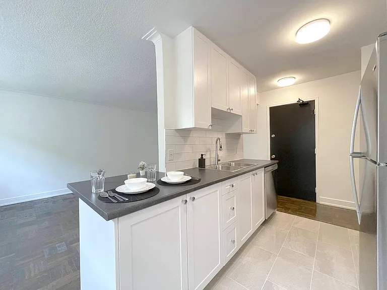 140 Kingston Rd #204 — Photo 18