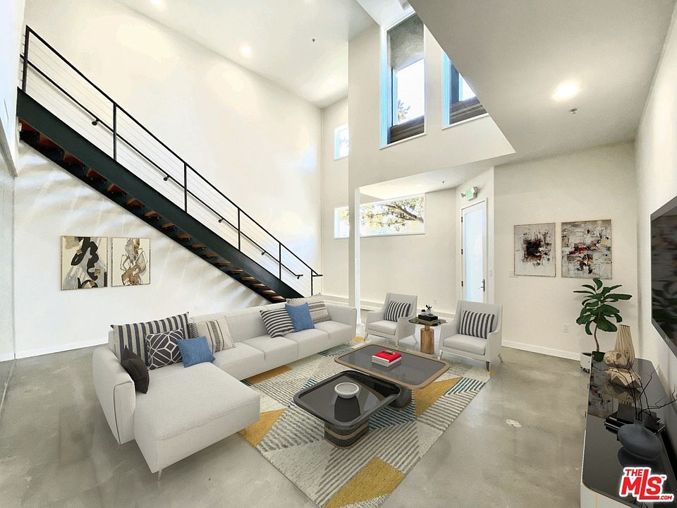 1st image of 1610 Broadway Ste 102