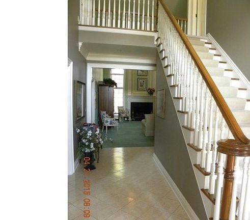 4th image of 6 Westhampton Dr