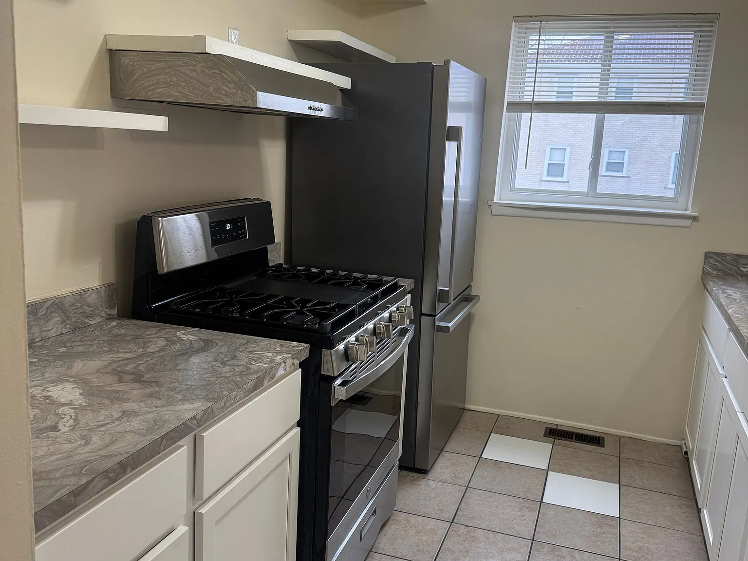 1 bed, 750 sqft, $950 — Photo 2