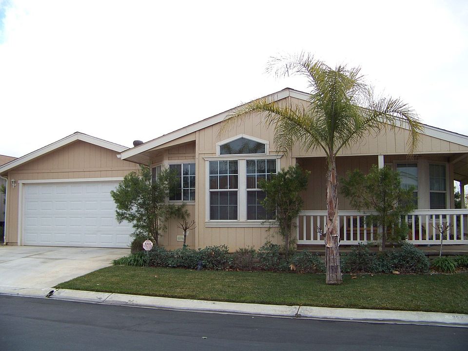 10961 DESERT LAWN DR