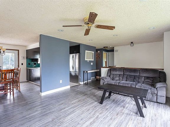 5th image of 1117 W Bismark Ave