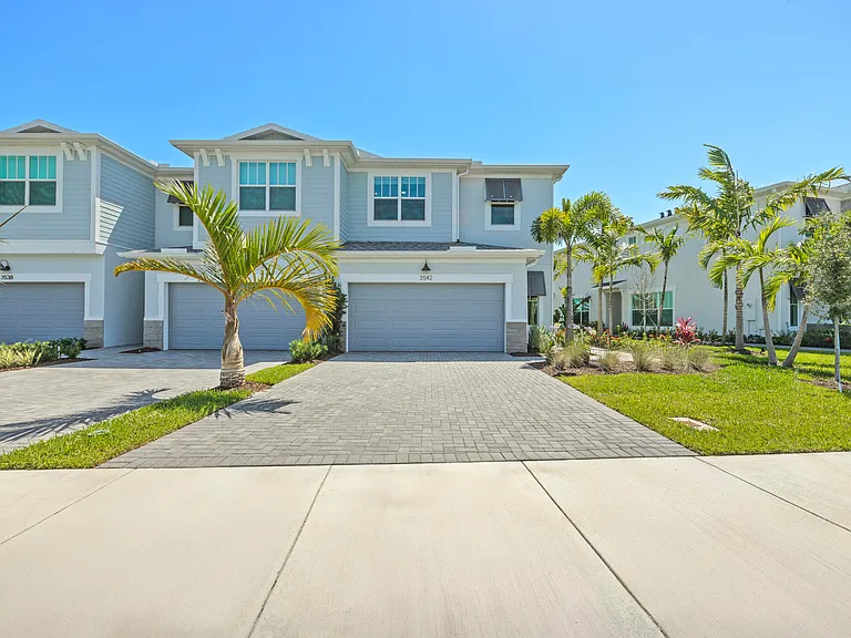 3542 NW Solange Ct — Photo 33