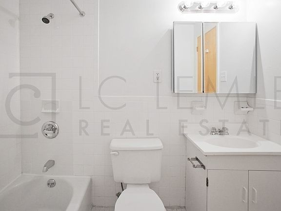 3rd image of 1371 1st Ave APT 3R