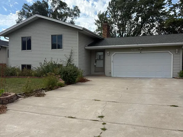 5316 Brookdale Dr N, Brooklyn Park, MN 55443