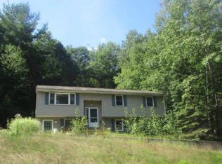 154 1/2 N Shore Rd, Derry, NH 03038