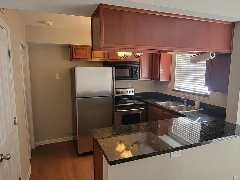 6940 Roswell Rd #2B — Photo 2