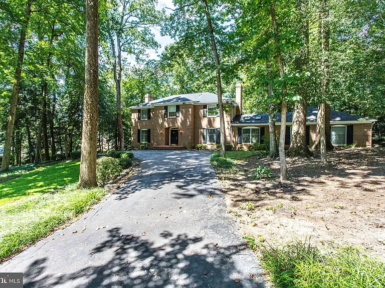 8500 Brook Rd — Photo 47