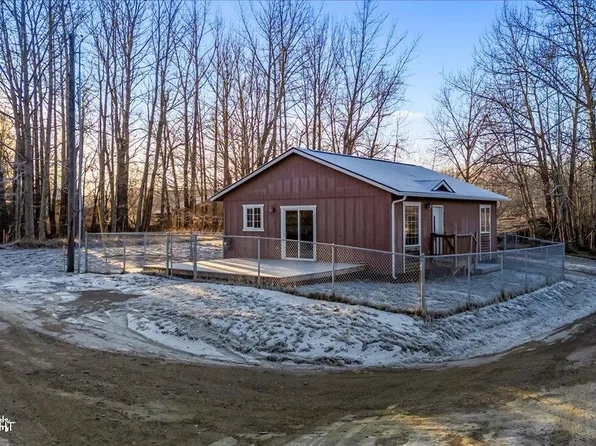 3390 N Hilltop Dr, Palmer, AK 99645