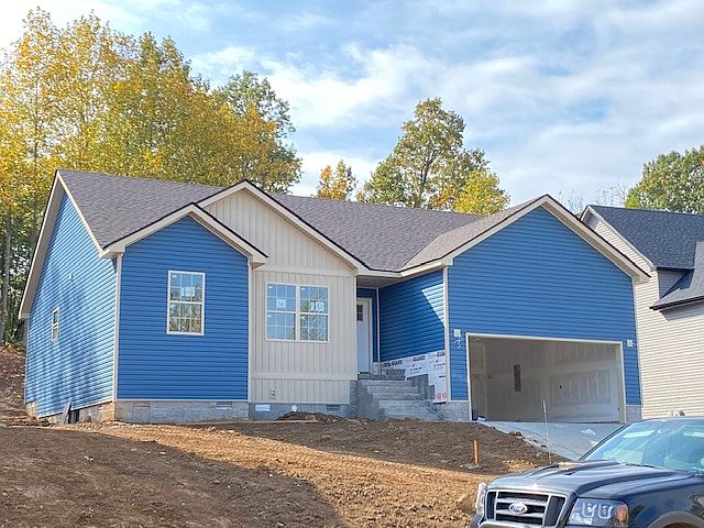 1st image of 56 Chestnut Dr