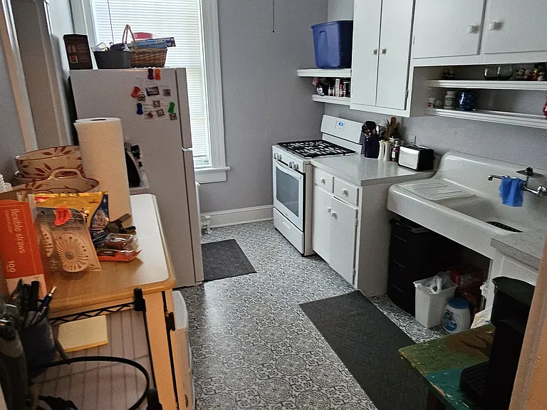 1202 Prince Edward St #2 — Photo 7
