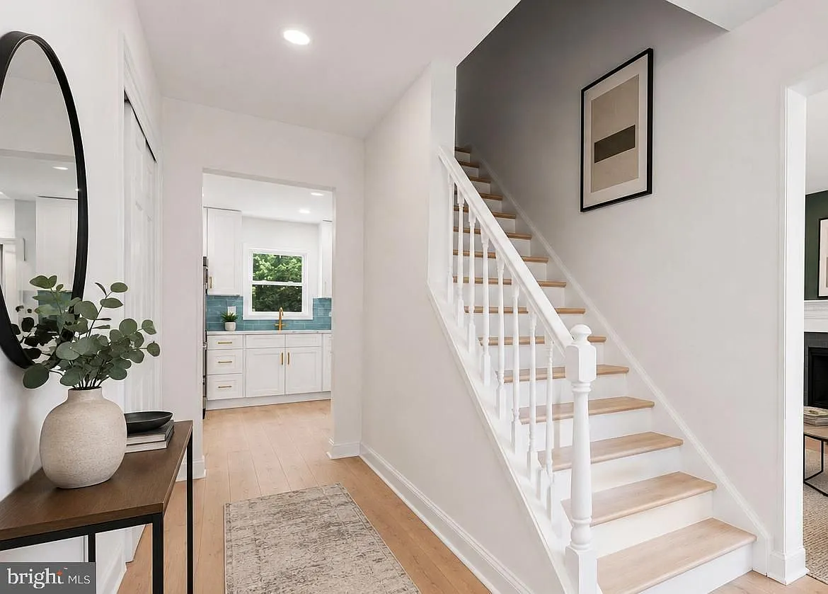 4 bed, 4.0 bath, 3236 sqft, $4,700 — Photo 2