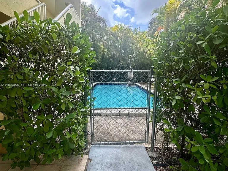 5839 SW 74th Ter #104 — Photo 25