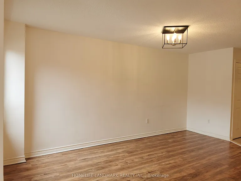 120 Kimono Cres — Photo 4