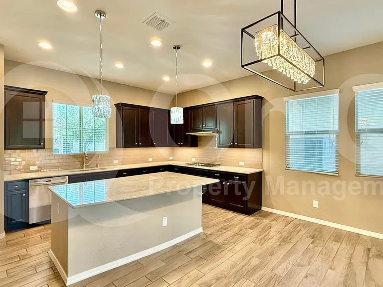 4527 E Skousen St — Photo 6