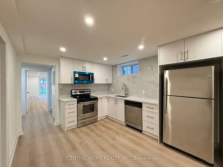 50 Sherwood Forest Dr #LOWER — Photo 7