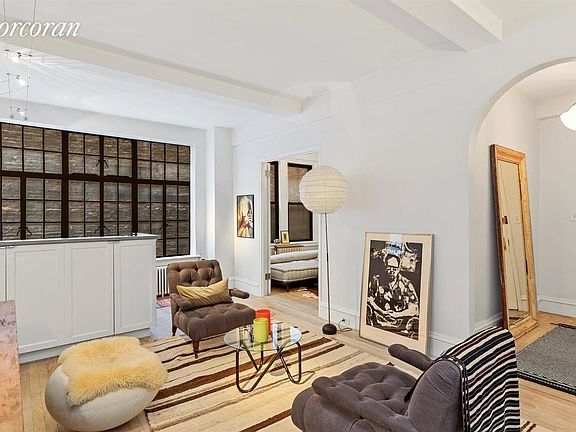 2nd image of 21 E 10th St APT 4A