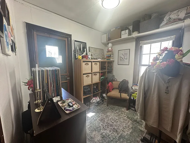 205-207 S Henry St — Photo 34