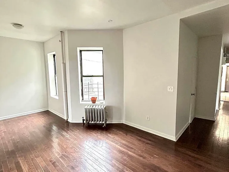 18-15 Everdell Ave #3C — Photo 3
