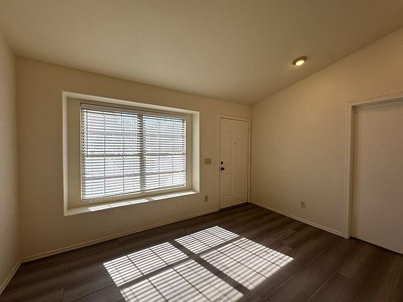 4th image of 131 S Sean Dr