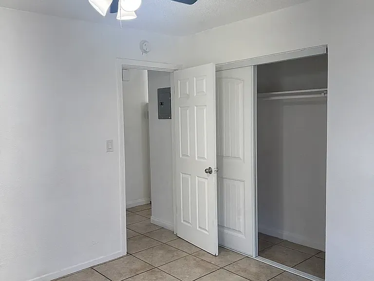 995 S Smith Ave #2 — Photo 5