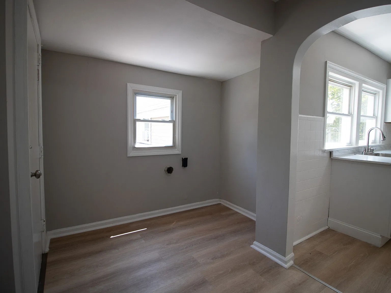 4 bed, 1225 sqft, $2,395 — Photo 3