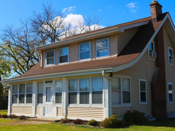 7518 N 2nd St, Machesney Park, IL 61115