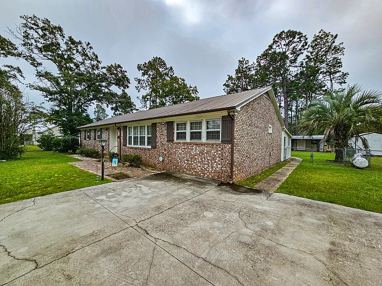 213 Otis Rd — Photo 30