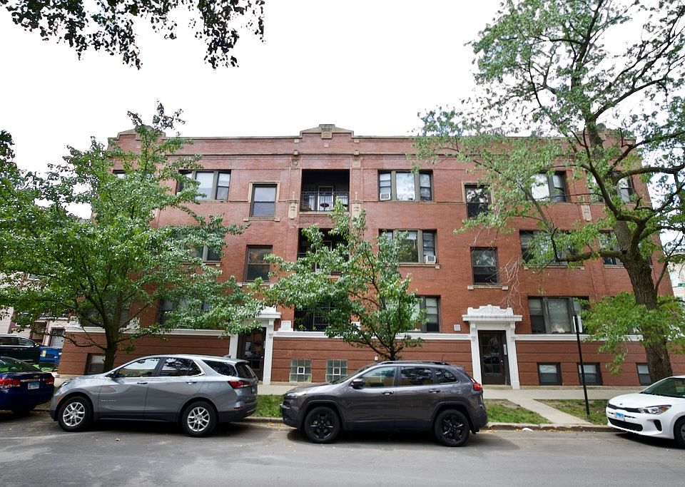 1st image of 3956 N Janssen Ave #S3