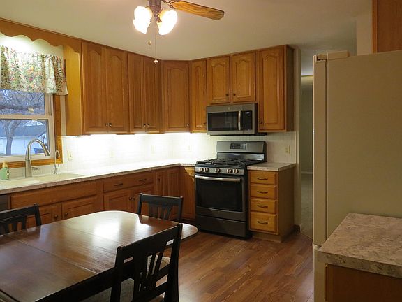 4th image of 418 3rd St NW