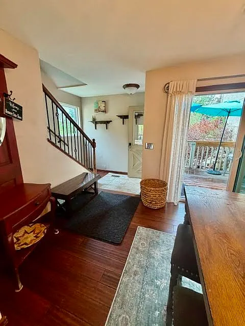37 Racquet Club Dr — Photo 4