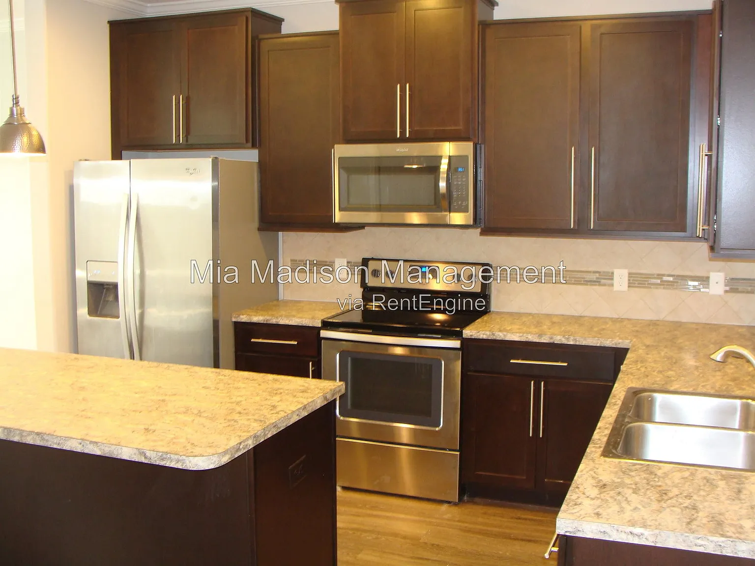 3 bed, 2.5 bath, 1810 sqft, $1,800 — Photo 4