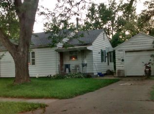 608 S D St, Fairfield, IA 52556