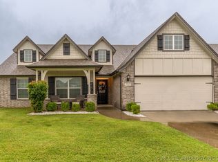 1527 E 137th Pl, Glenpool, OK 74033