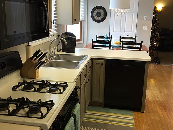 4th image of 2240 Brookside Dr