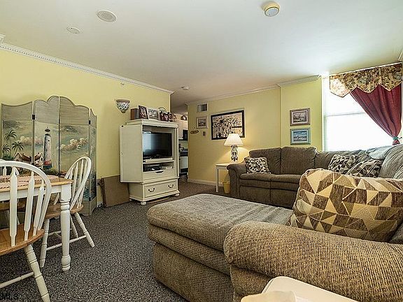 5th image of 719 E 11th St #816
