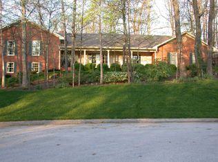 8 Highdown Ct, Signal Mountain, TN 37377