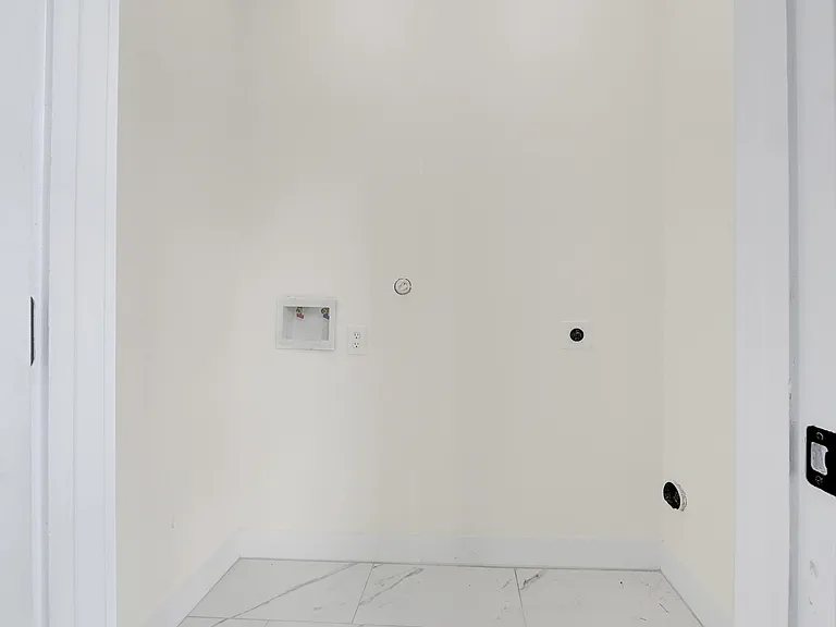 2412 Lucas St — Photo 19