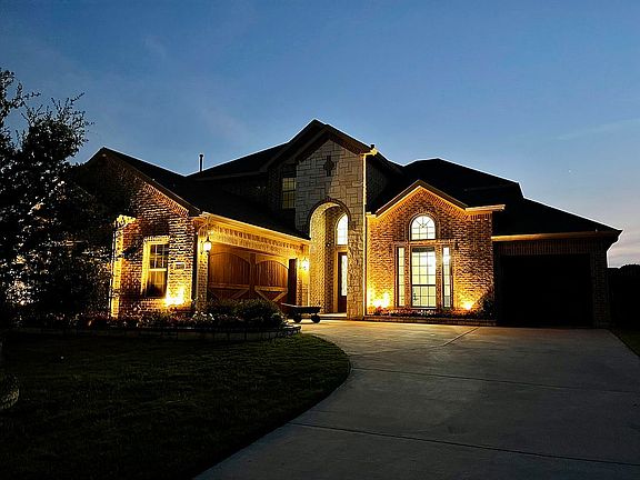 2nd image of 2209 Clarebrook Dr
