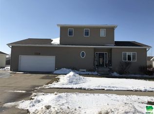 2025 Augusta Dr, Vermillion, SD 57069