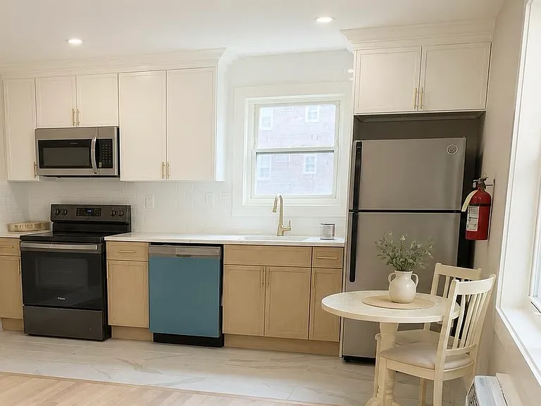 300 Garibaldi Ave #4A — Photo 1