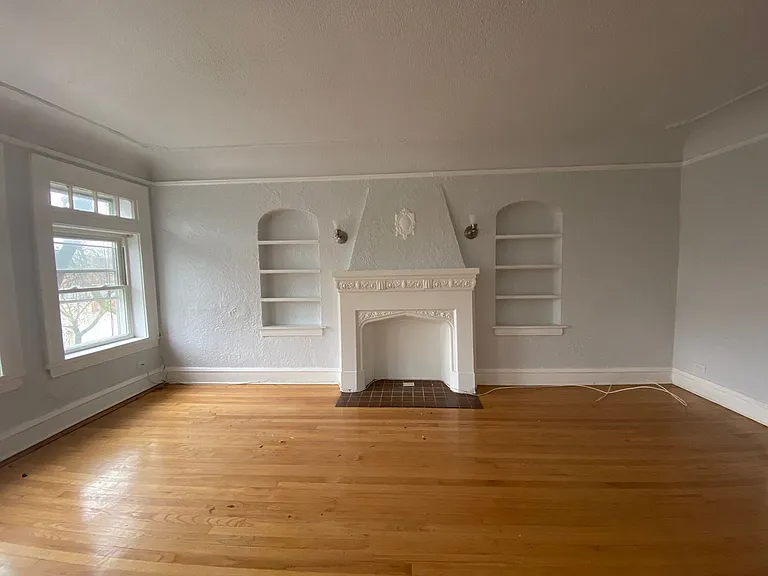6301 N Washtenaw Ave #2 — Photo 5